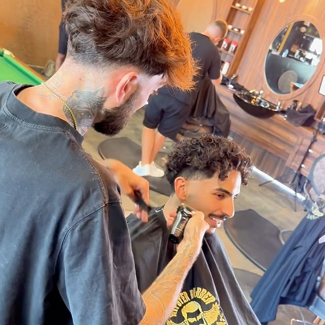 Barbier en action coupe
