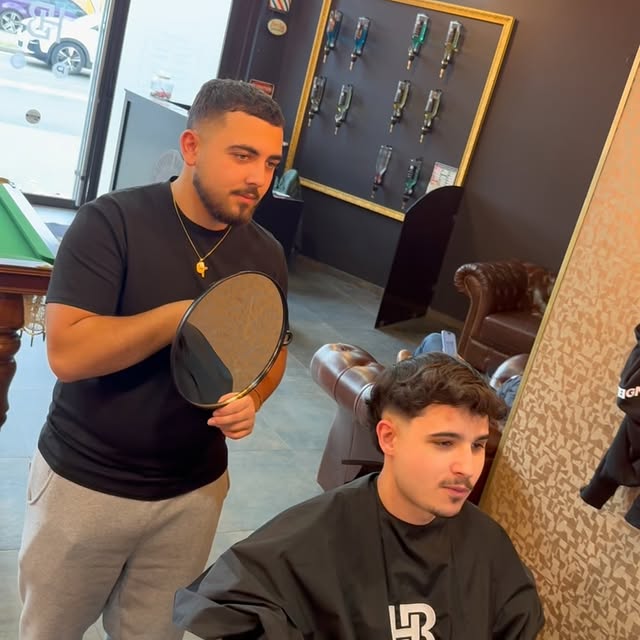 Barbier montre le résultat miroir